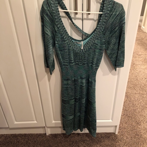 Guess Dresses & Skirts - Beautiful dress by guess